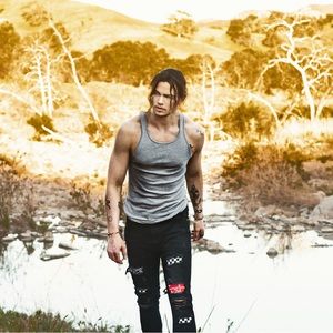 Meet Your Posher, Snt Cruze!